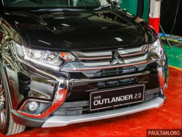 2017-Mitsubishi-Outlander-CKD-2_0-AWD-xe-o-to-moi-2