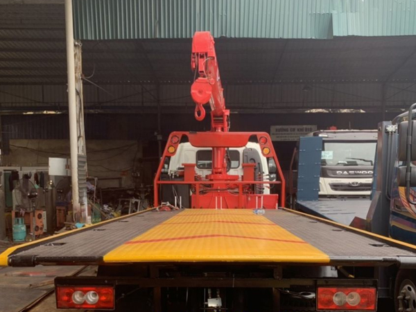 Giới thiệu xe cứu hộ giao thông Thaco Ollin720.E4 gắn cẩu Unic 344 4