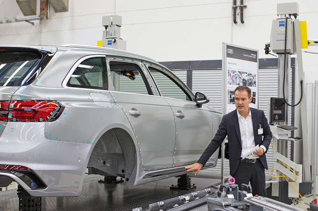 Audi E-Tron với dây chuyền lắp ráp hiện đại hóa mới nhất - 3
