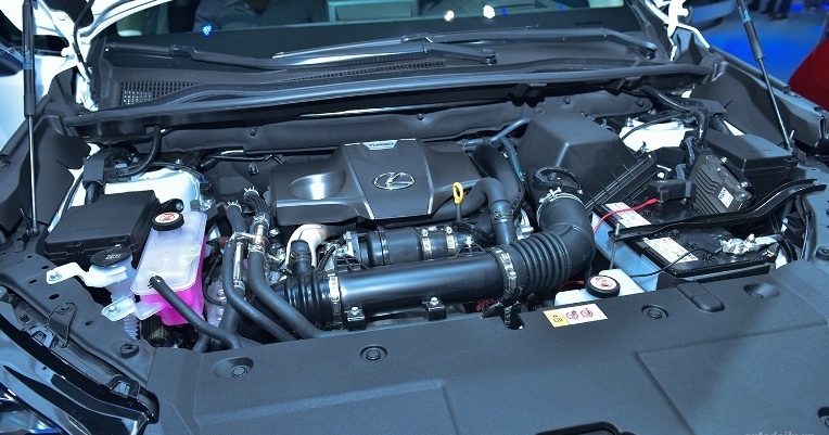 Lexus NX 300 2018 có động cơ không thay đổi so với bản cũ