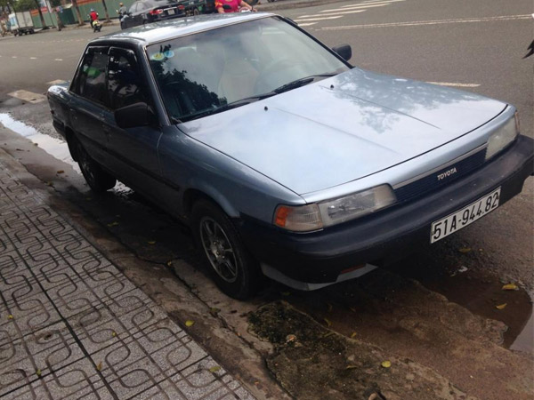 Toyota Camry đời 1991 rao bán giá 85 triệu tại Sài Gòn. 