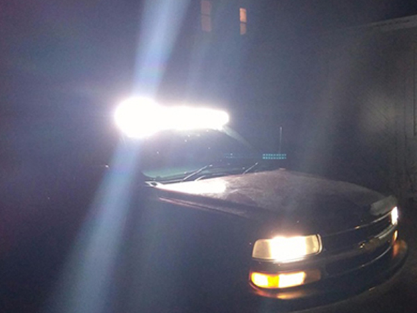 Đèn siêu sáng lắp trên mui xe
