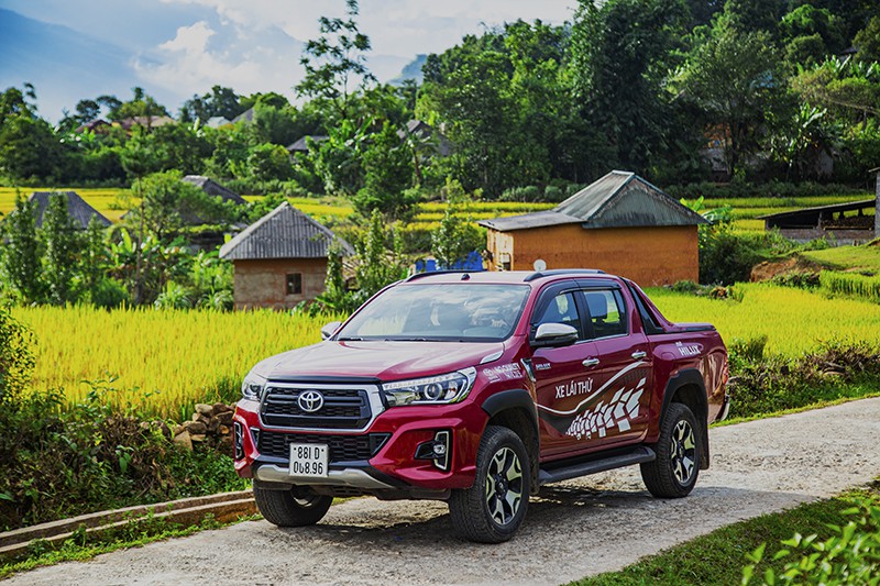 Cùng Toyota Hilux khám phá địa hình Y Tý mùa vàng 4