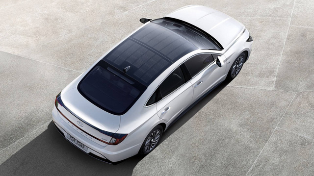 Hyundai Sonata Hybrid 2020 trang bị trần xe hấp thụ năng lượng mặt trời, công nghệ chuyển số nhanh 2