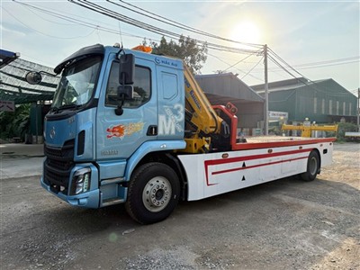 Xe cứu hộ giao thông Chenglong M3 gắn cẩu gập XCMG 6,3 tấn 5 đoạn SQZ132.4