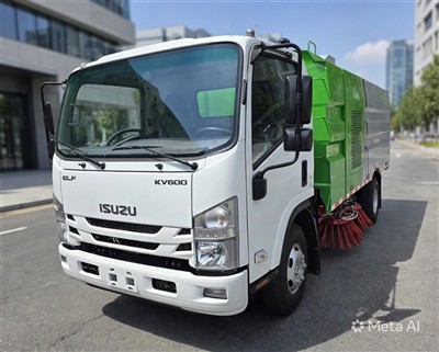 Xe hút bụi quét đường 6,5 khối Isuzu nhập khẩu đời 2026