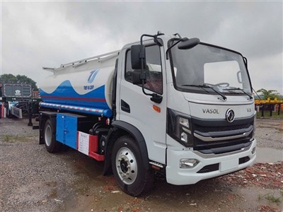 XE TÉC CHỞ XĂNG DẦU DONGFENG 8,2 KHỐI NHẬP KHẨU CÓ GẮN THIẾT BỊ CẤP LẺ ĐIỆN TỦ