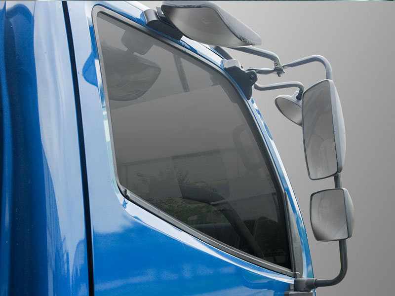Hệ thống gương chiếu hậu của xe được trang bị nhiều loại gương khác nhau